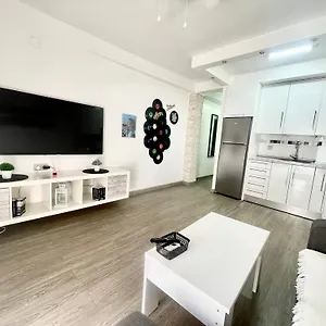 https://apartamento-kira.hotelsinnerja.org
